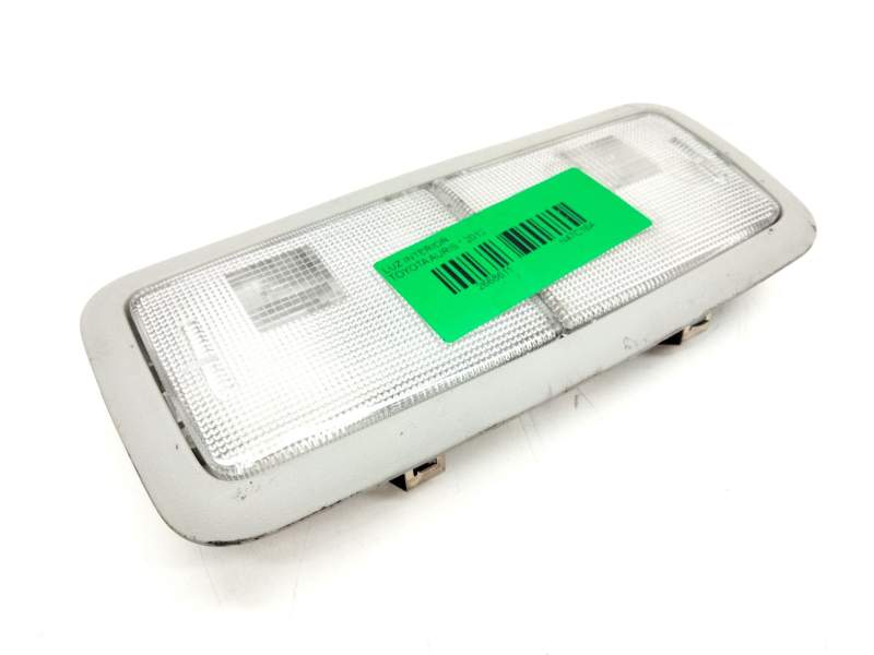 Recambio de luz interior para toyota auris referencia OEM IAM 8125005030  