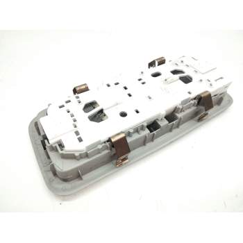 Recambio de luz interior para toyota auris referencia OEM IAM 8125005030  