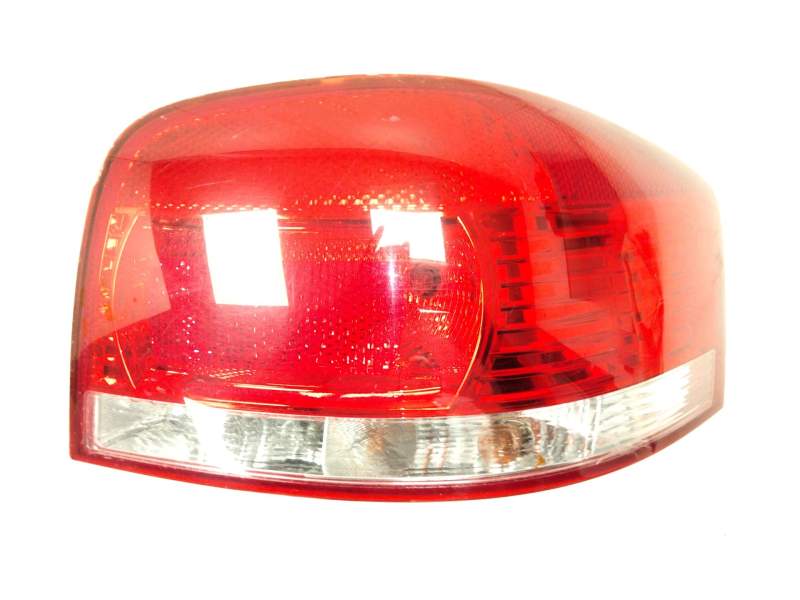 Recambio de piloto trasero derecho para audi a3 (8p1) 2.0 tdi referencia OEM IAM 8P0945096  