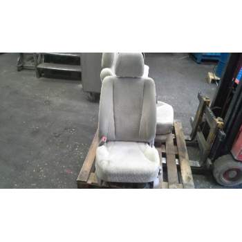 ASIENTO DELANTERO IZQUIERDO 