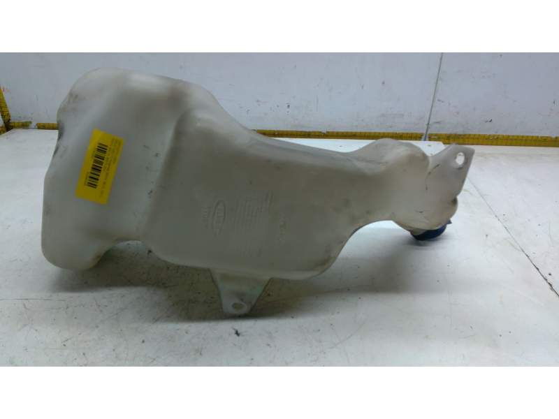 Recambio de deposito limpia para iveco daily v furgoneta 29s13, 29l13, 35c13, 35s13, 40c13, 40s13 referencia OEM IAM 3801898  