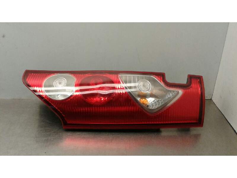 Recambio de piloto trasero derecho para renault kangoo profesional referencia OEM IAM 89072580 06083 