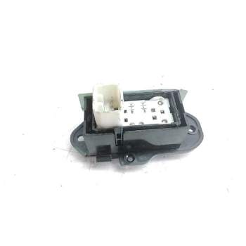 Recambio de mando elevalunas trasero izquierdo para lexus rx300 (mcu15) luxury referencia OEM IAM 8403048070  