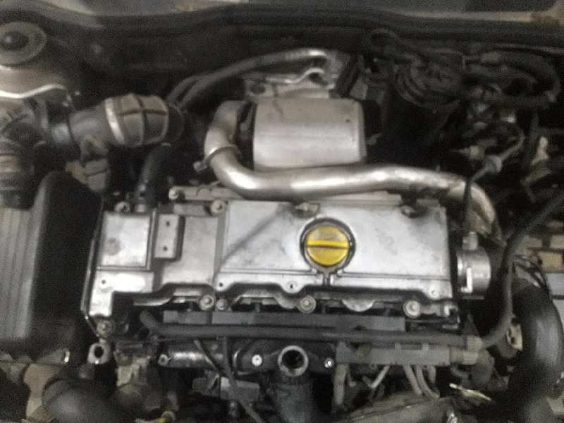 opel astra g berlina del año 2000