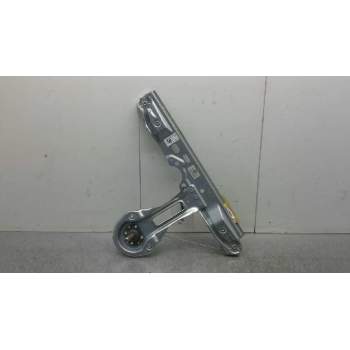ELEVALUNAS TRASERO DERECHO 