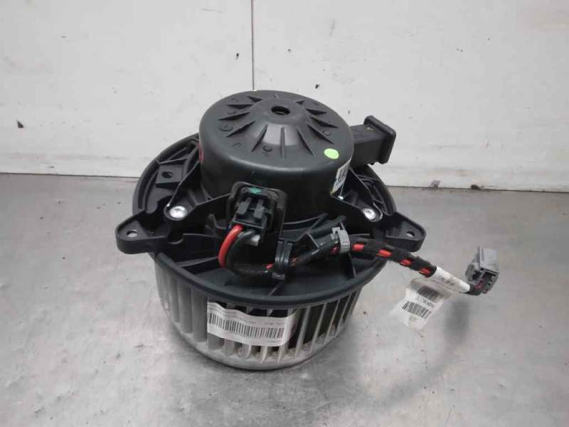 Recambio de motor calefaccion para opel insignia berlina sport 4x4 referencia OEM IAM 5242673401  