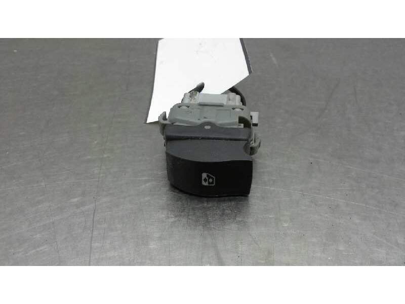 Recambio de mando elevalunas delantero derecho para renault scenic ii 1.9 dci diesel referencia OEM IAM   