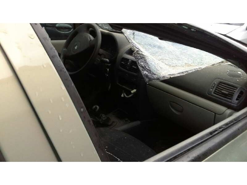 renault clio ii fase ii (b/cb0) del año 2001