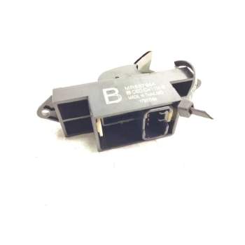 Recambio de mando elevalunas delantero derecho para mitsubishi asx (ga0w) 1.8 di-d cat referencia OEM IAM NR587944  