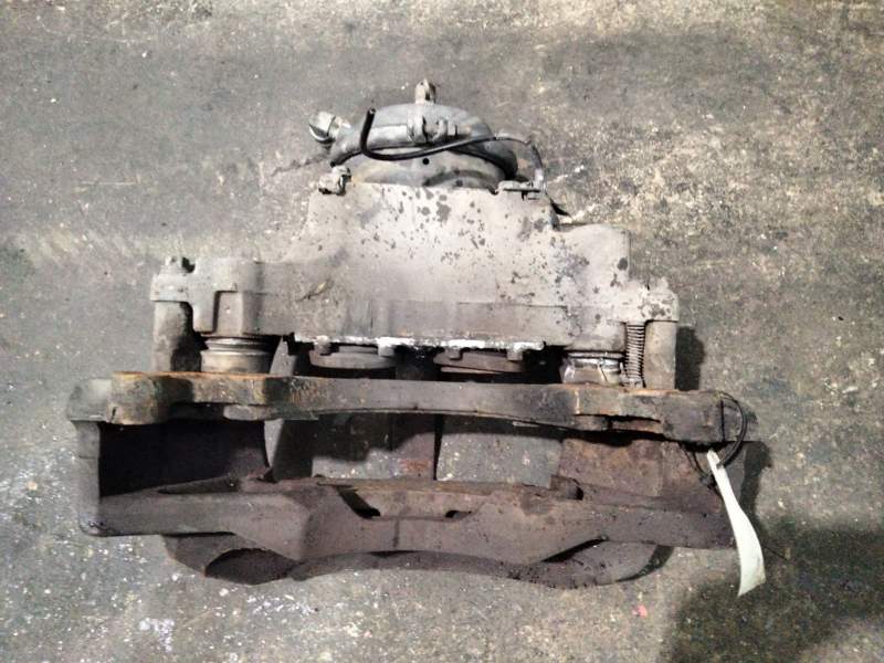 Recambio de pinza freno delantera derecha para renault premium route 2006 fas 4x2 larga distancia referencia OEM IAM 683248626  