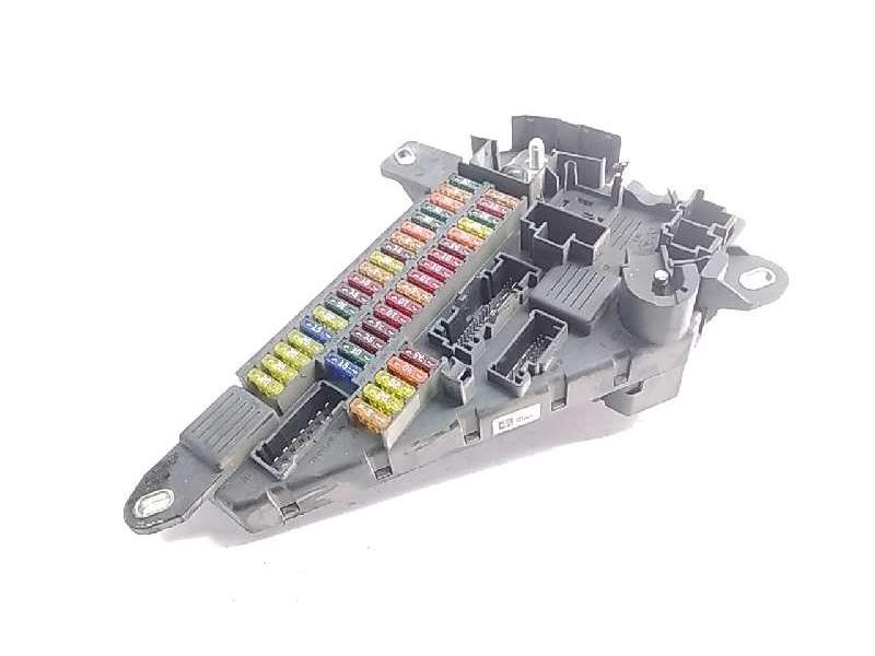 Recambio de caja fusibles para bmw serie 5 berlina (e60) 530d referencia OEM IAM 913883001  