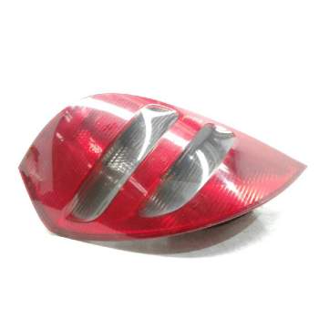 PILOTO TRASERO IZQUIERDO A1696200964L 3330L 