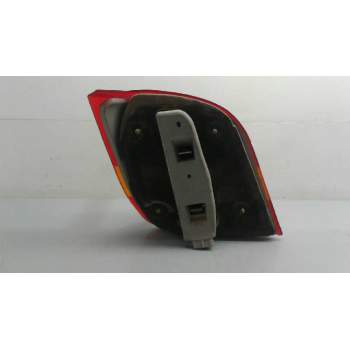 Recambio de piloto trasero derecho para ford fiesta berl./courier surf referencia OEM IAM 44643000D 7070864 