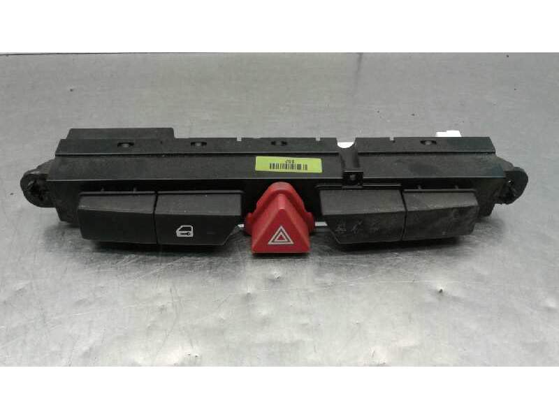 Recambio de warning para kia cee´d emotion referencia OEM IAM 937001H000  