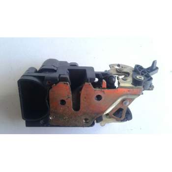 Recambio de cerradura puerta trasera izquierda para daewoo nubira berlina cdx (1999) referencia OEM IAM 96305413  