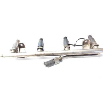 Recambio de rampa inyectora para audi a4 berlina (8e) 1.8 t referencia OEM IAM 06B133317N  