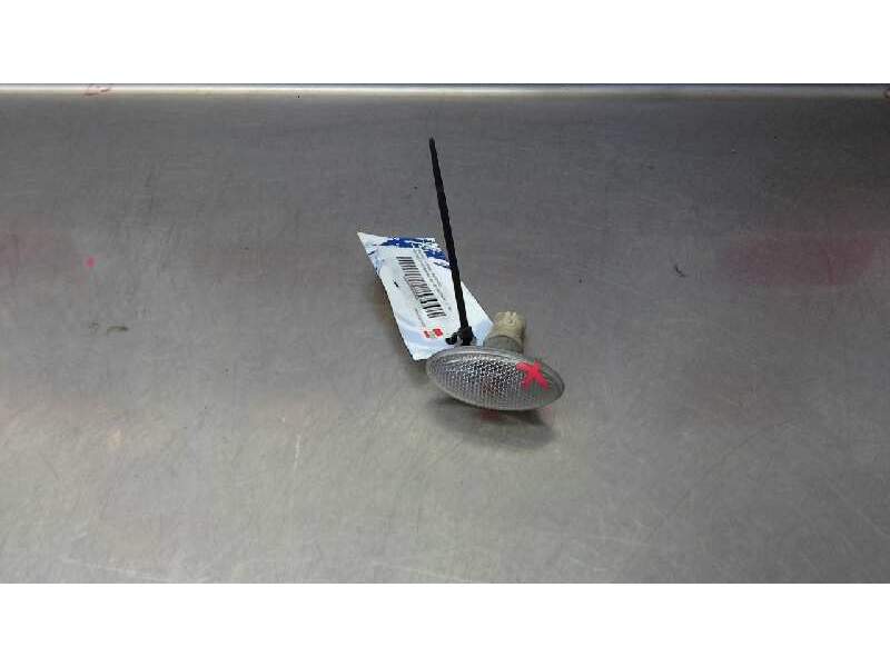 Recambio de piloto lateral izquierdo para peugeot 307 break / sw (s1) sw pack referencia OEM IAM   