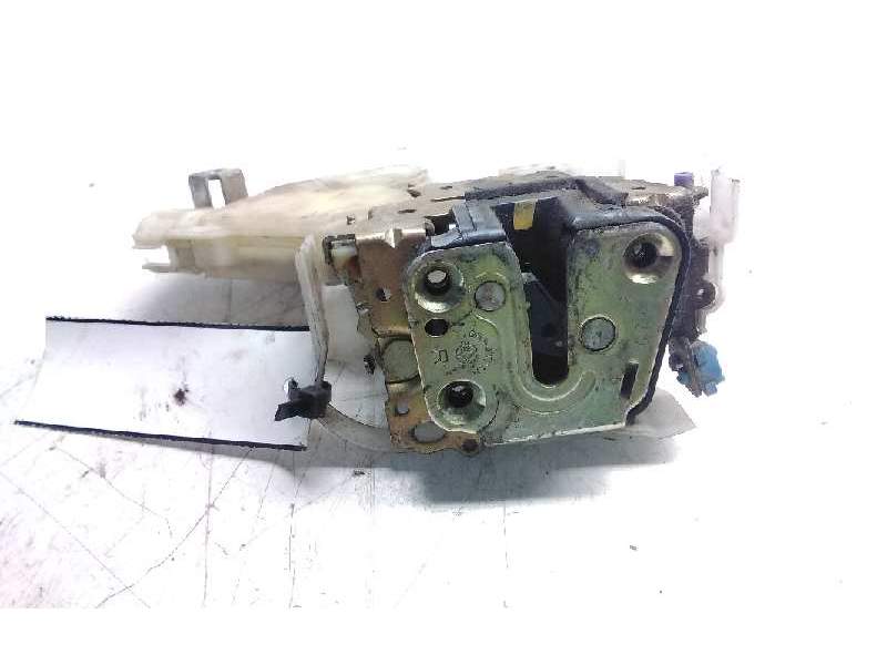 Recambio de cerradura puerta delantera derecha para nissan x-trail (t30) comfort referencia OEM IAM 80552AA200  