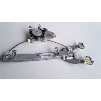 ELEVALUNAS TRASERO DERECHO 82720CA00A 