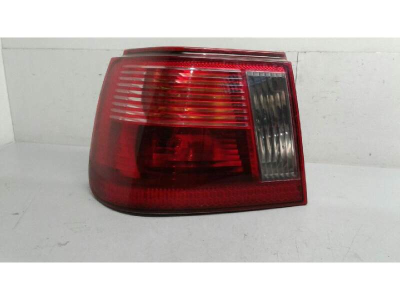 Recambio de piloto trasero izquierdo para seat ibiza (6k1) signo referencia OEM IAM 6K6945111G 6K6945095J 