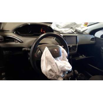 peugeot 208 del año 2012