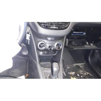 peugeot 208 del año 2012