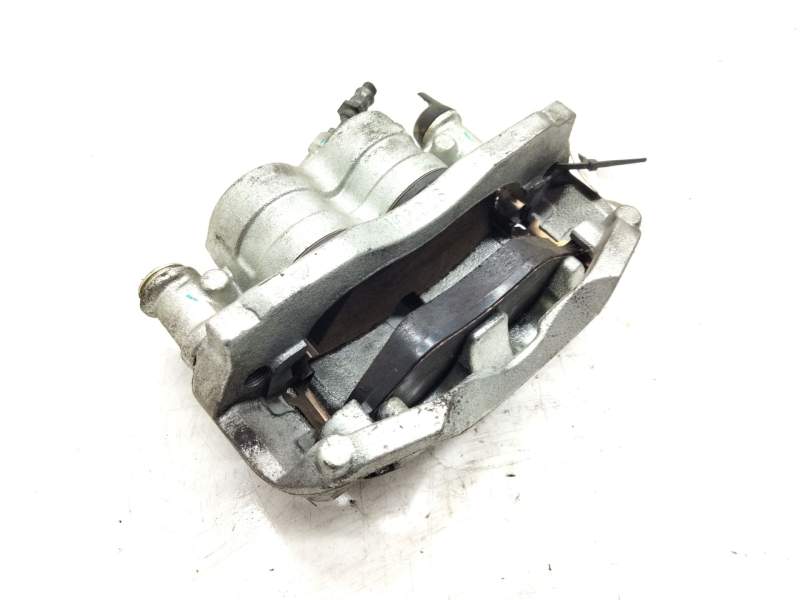 Recambio de pinza freno delantera izquierda para nissan cabstar 35.14 referencia OEM IAM 3008  