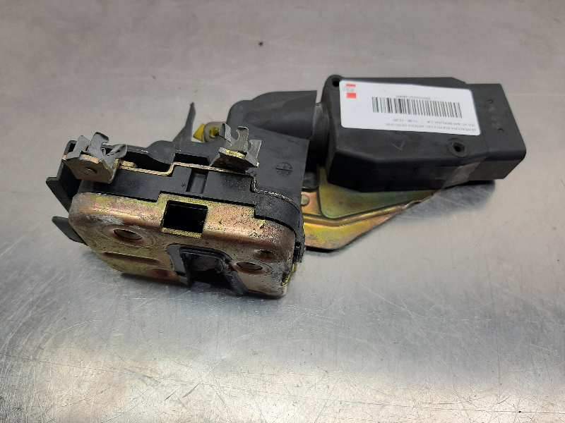 Recambio de cerradura puerta delantera derecha para volvo s40 berlina 1.8i referencia OEM IAM 30850808  