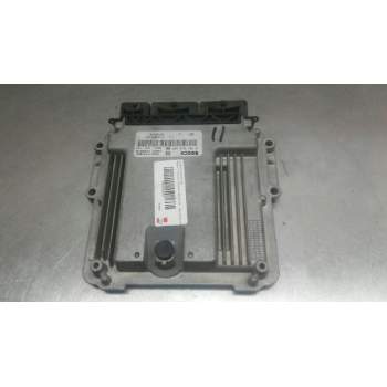 Recambio de centralita motor uce para renault trafic caja cerrada (ab 4.01) l1h1 caja cerrada, corto referencia OEM IAM 02810184