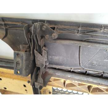 Recambio de calandra para scania serie 4 124 referencia OEM IAM   