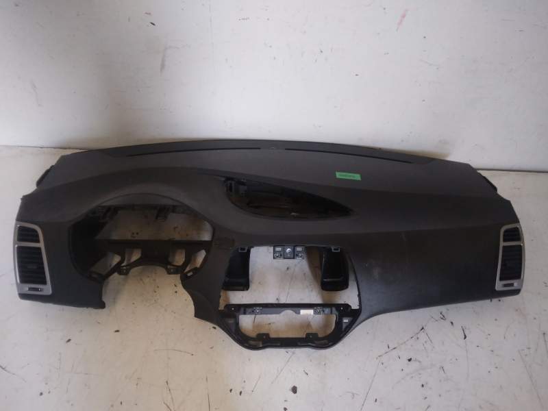 Recambio de salpicadero para hyundai i20 classic referencia OEM IAM   