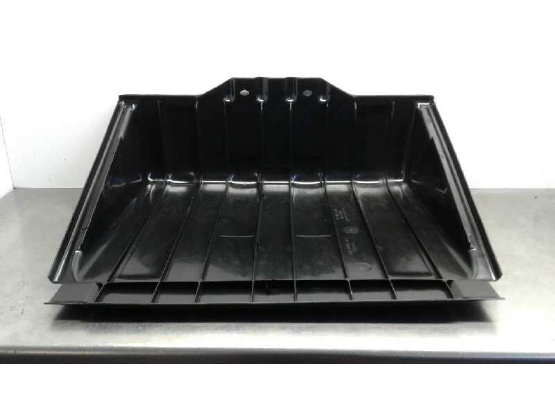 Recambio de cubierta de bateria para man tgm 18.330 referencia OEM IAM 81418600144  