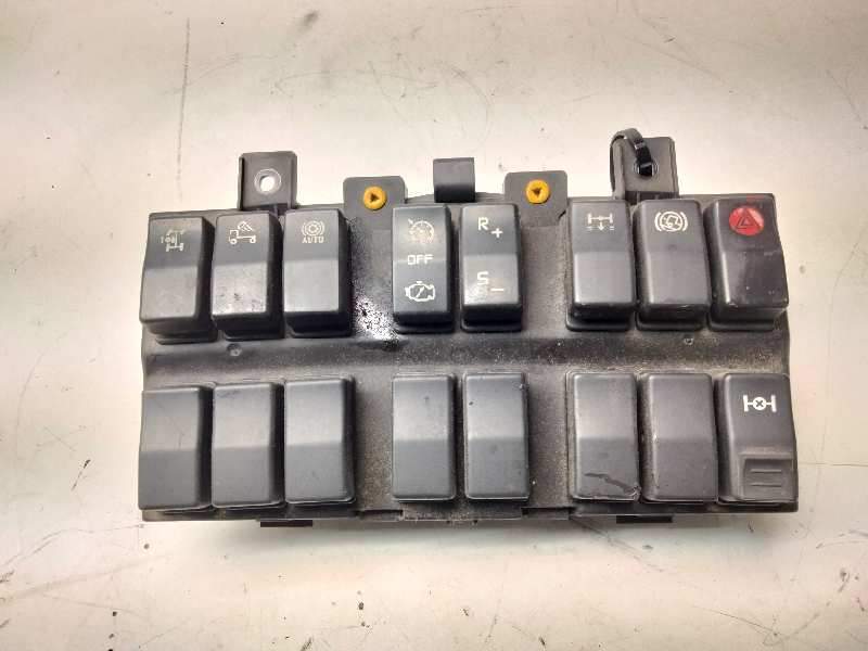 Recambio de consola central para renault premium route 2006 fas 4x2 larga distancia referencia OEM IAM   