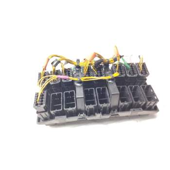 Recambio de consola central para renault premium route 2006 fas 4x2 larga distancia referencia OEM IAM   