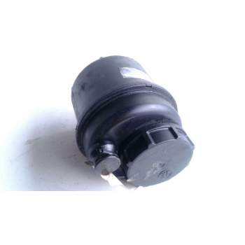 Recambio de deposito liquido direccion para nissan atleon referencia OEM IAM PA66GF25  