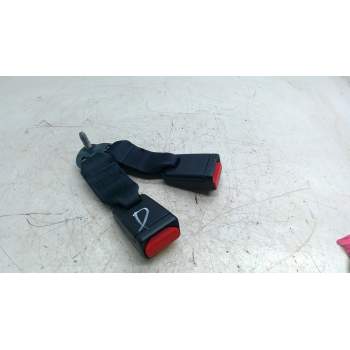 Recambio de enganche cinturon trasero derecho para dacia sandero ii (b8_) tce 90 (b8m1, b8ma) referencia OEM IAM 878168063R  