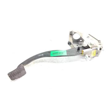 PEDAL EMBRAGUE 