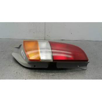 PILOTO TRASERO DERECHO 92402051RH 