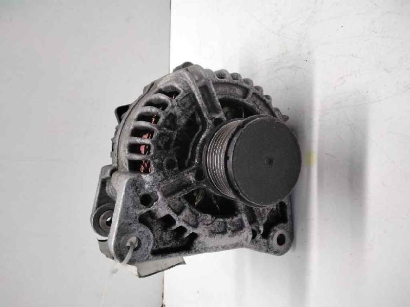 Recambio de alternador para renault clio iii confort dynamique referencia OEM IAM 8200390675 0124425037 14V 120A