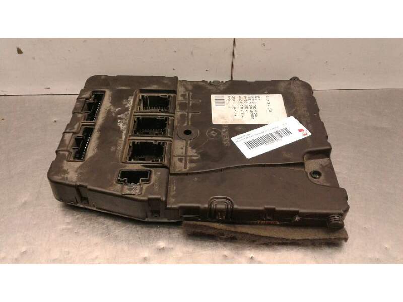Recambio de centralita bsi para renault megane ii berlina 5p authentique referencia OEM IAM 8200525384  