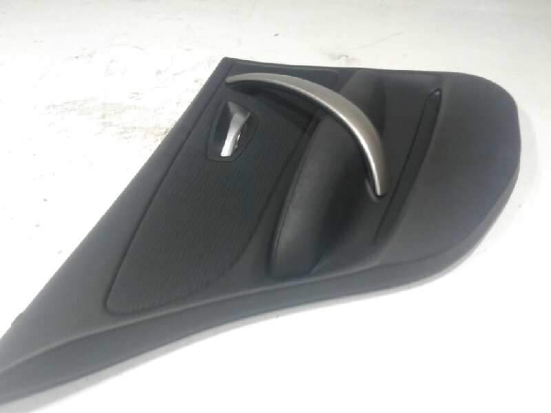 Recambio de guarnecido puerta trasera izquierda para bmw serie 1 berlina (e81/e87) 118d referencia OEM IAM 51426975310 3223973 