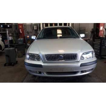 volvo s40 berlina del año 2000