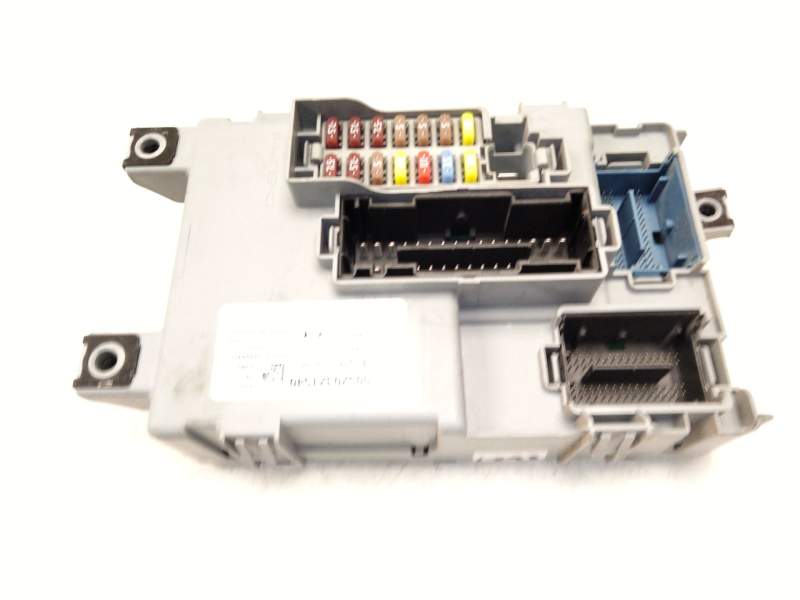 Recambio de caja fusibles para fiat doblo cargo (263_) 1.3 d multijet referencia OEM IAM 00520321540  