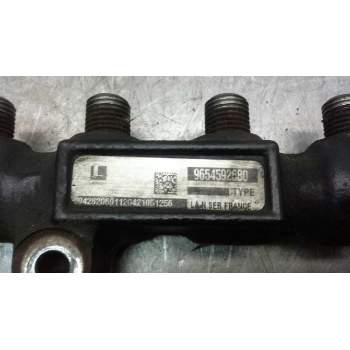 Recambio de rampa inyectora para peugeot 206 berlina 1.4 hdi referencia OEM IAM 9654592680  