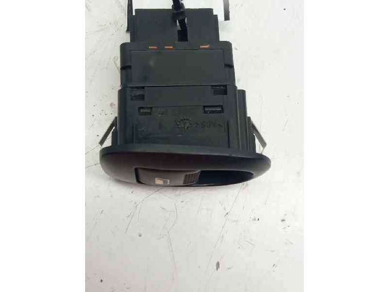 Recambio de mando elevalunas delantero izquierdo para peugeot 1007 sport referencia OEM IAM   