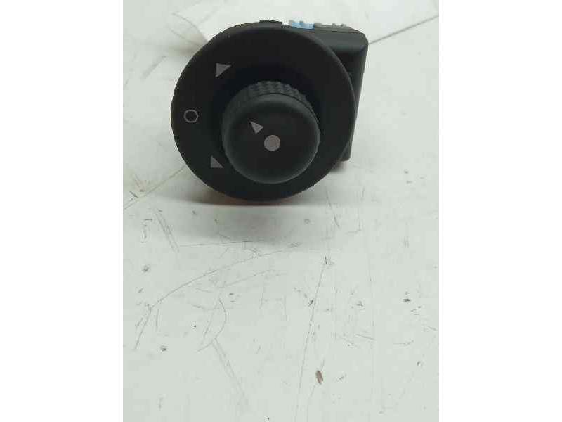 Recambio de mando retrovisor para peugeot 1007 sport referencia OEM IAM   