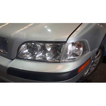 volvo s40 berlina del año 2000