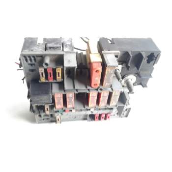Recambio de caja fusibles para peugeot 206 berlina xr referencia OEM IAM 6547NQ  