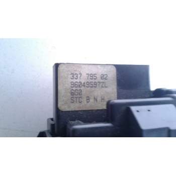 Recambio de mando intermitentes para peugeot 206 berlina xr referencia OEM IAM 96049597ZL 33779502 