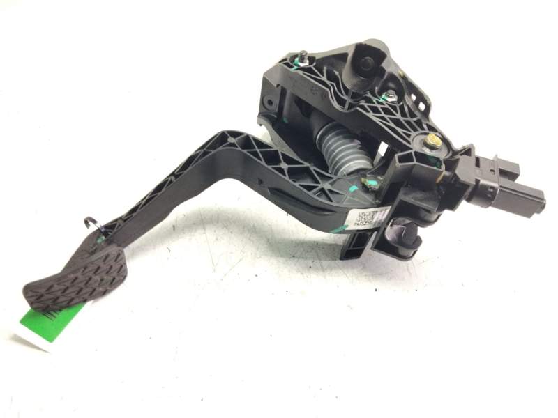 Recambio de pedal freno para ford ecosport titanium referencia OEM IAM CN157B633AC  